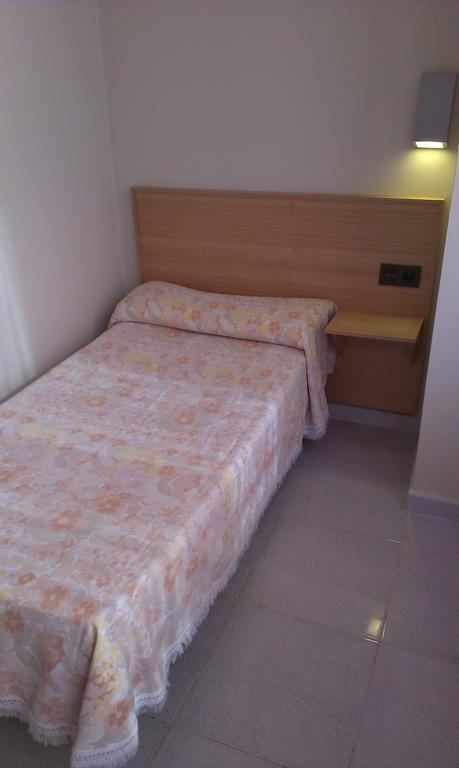 Hostal Bisbal Only Adults Valencia Zimmer foto